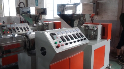 Medical Oxygen Tube Extruder
